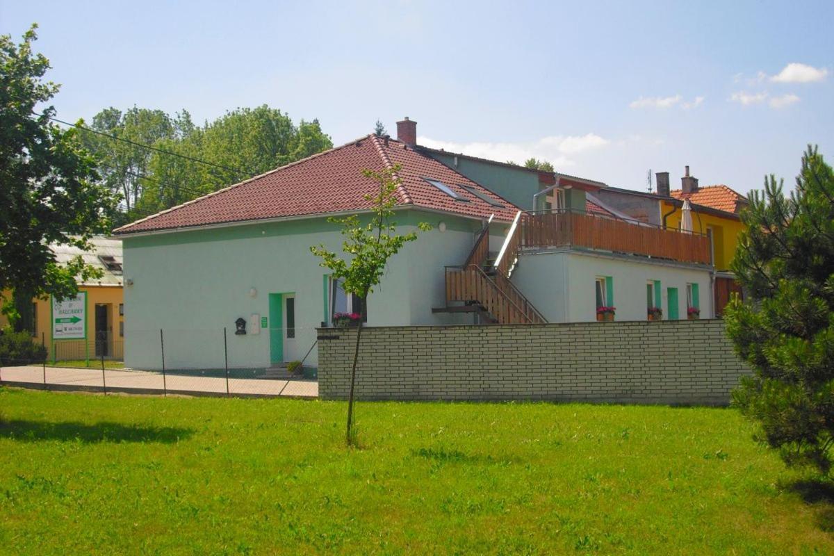 Penzion U Balcarky Ostrov u Macochy Exterior foto